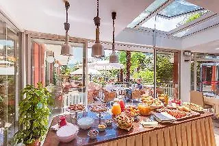 Continental Hotel 3*