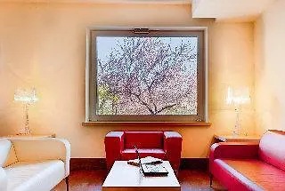 Отель Continental 3*