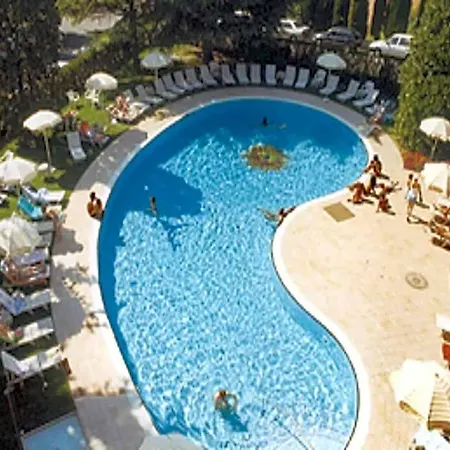 Continental فندق 3*