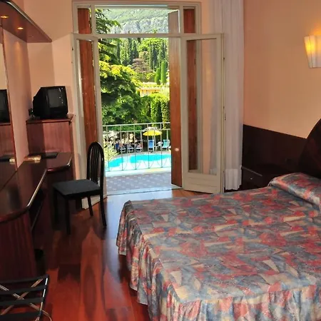 Continental Hotel 3*